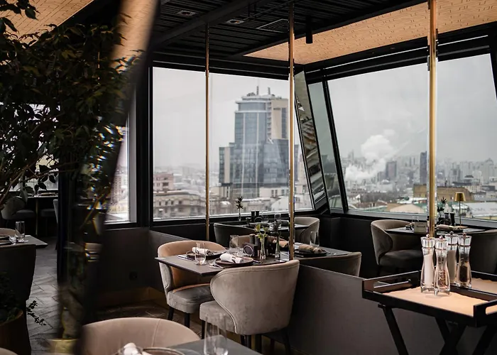 11 Mirrors Design Hotel Київ